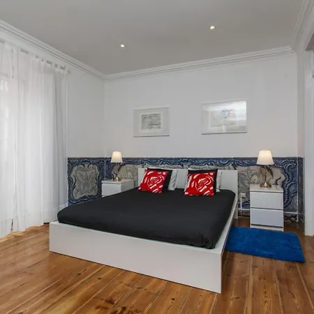 C2 Bairro Alto 18th Century Beautiful 리스본