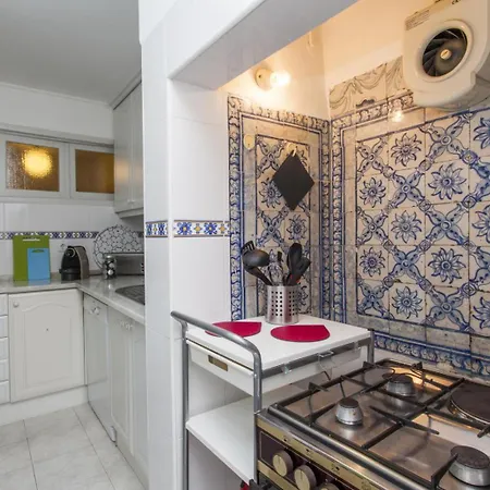 C2 Bairro Alto 18th Century Beautiful *