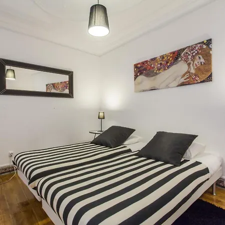 Apartament C2 Charming & Comfortable In A 18th Century In Bairro Alto! Lis Downtown Lizbona
