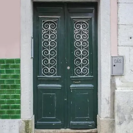 C2 Bairro Alto 18th Century Beautiful *